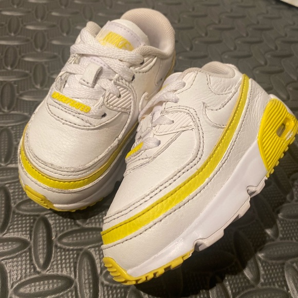 Nike Air Max 90 Undefeated QS Yellow size 6c toddler shoes